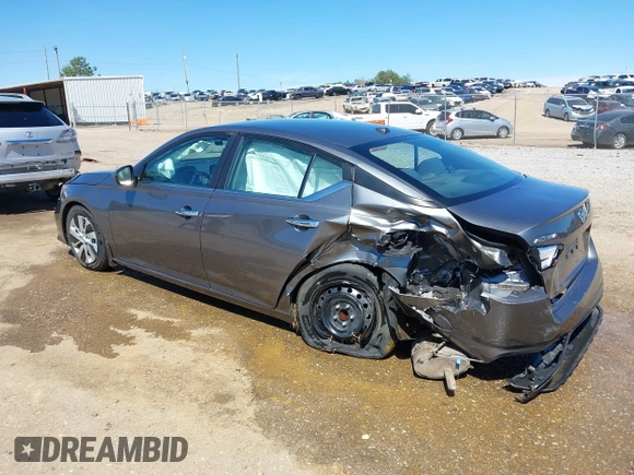 2020 Nissan Altima S with VIN 1N4BL4BV3LC277136, listed as a IAAI auction lot 41824422 with 105,250 mi miles and . Bid and sale history available at carsss.com. Image 3.