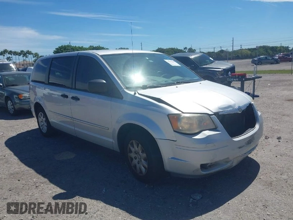 2008 Chrysler Town & Country LX with VIN 2A8HR44H08R696935, listed as a IAAI auction lot 41679669 with 92,276 mi miles. Bid and sale history available at carsss.com. Image 1.