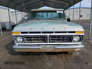 1977 Ford F-250 z VIN F25SRZ09373, wystawiony jako Copart lot #45238815 z przebiegiem 10 482 mil mil oraz Czysty tytuł • Clean title. Historia ofert i sprzedaży dostępna na DreamBid. Obrazek 5.