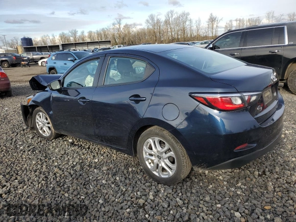 2016 Scion iA z VIN 3MYDLBZV8GY109570, wystawiony jako Copart lot #43939715 z przebiegiem 11 608 mil mil oraz Szkody całkowita. Historia ofert i sprzedaży dostępna na DreamBid. Obrazek 2.