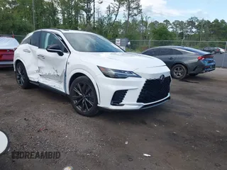 2024 Lexus RX 350 z VIN 2T2BAMCAXRC072131, wystawiony jako IAAI lot #42479957 z przebiegiem 20 376 mil mil oraz . Historia ofert i sprzedaży dostępna na DreamBid. Obrazek 1.