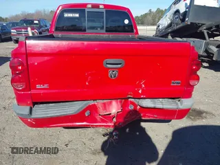 2005 Dodge Dakota SLT with VIN 1D7HW48N65S202948, listed as a IAAI auction lot 38573315 with 351,854 mi miles and . Bid and sale history available at DreamBid. Image 6.