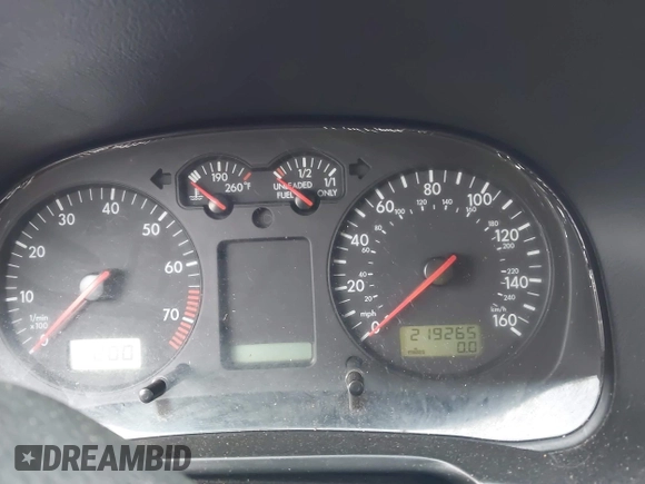 2001 Volkswagen Golf z VIN 9BWGS61JX14039374, wystawiony jako IAAI lot #42386963 z przebiegiem 219 265 mil mil oraz . Historia ofert i sprzedaży dostępna na DreamBid. Obrazek 7.