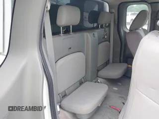 2017 Nissan Frontier S z VIN 1N6BD0CT7HN727005, wystawiony jako IAAI lot #42390094 z przebiegiem 88 868 mil mil oraz . Historia ofert i sprzedaży dostępna na DreamBid. Obrazek 8.