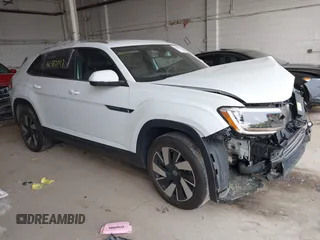 2024 Volkswagen Atlas SE with VIN 1V2KE2CA4RC208435, listed as a IAAI auction lot 42382037 with 38,693 mi miles and . Bid and sale history available at DreamBid. Image 1.