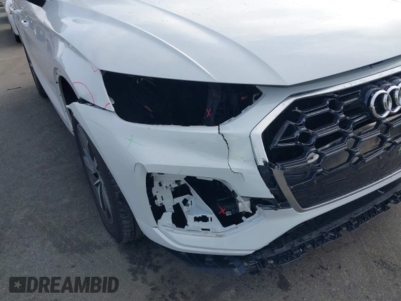 2024 Audi Q5 S line Premium z VIN WA1GAAFY0R2070950, wystawiony jako IAAI lot #41118186 z przebiegiem 3248 mil mil oraz . Historia ofert i sprzedaży dostępna na DreamBid. Obrazek 17.