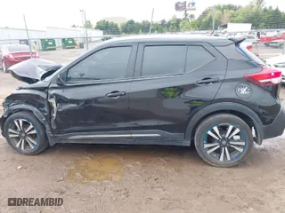 2019 Nissan Kicks SV with VIN 3N1CP5CU1KL526103, listed as a IAAI auction lot 40405698 with 76,009 mi miles. Bid and sale history available at carsss.com. Image 15.
