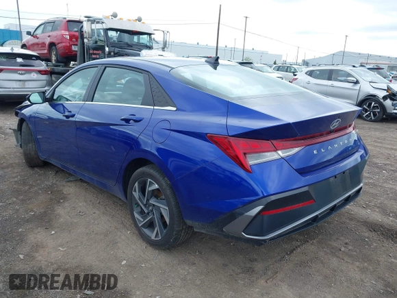 2024 Hyundai Elantra SEL z VIN KMHLS4DG2RU750734, wystawiony jako IAAI lot #42266873 z przebiegiem 6 255 mil mil oraz . Historia ofert i sprzedaży dostępna na DreamBid. Obrazek 3.
