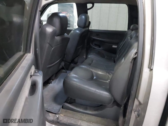 2003 Chevrolet Silverado 1500HD LT with VIN 1GCGK13U23F142493, listed as a IAAI auction lot 41354080 with 256,725 mi miles. Bid and sale history available at carsss.com. Image 8.