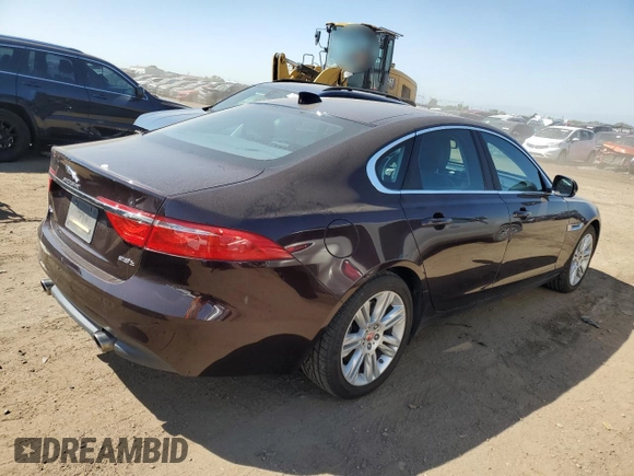 2016 Jaguar XF 35t Premium with VIN SAJBD4BV1GCY09868, listed as a Copart auction lot 70508964 with 111,918 mi miles and Clean Title. Bid and sale history available at carsss.com. Image 3.