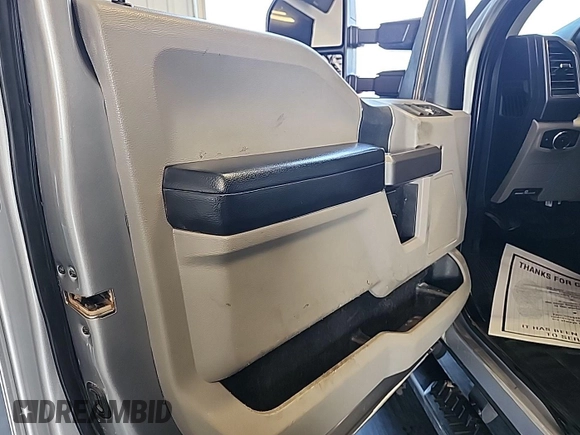 2020 Ford F-250 XL z VIN 1FT7W2B69LED71045, wystawiony jako IAAI lot #42811289 z przebiegiem 102 853 mil mil oraz . Historia ofert i sprzedaży dostępna na DreamBid. Obrazek 14.