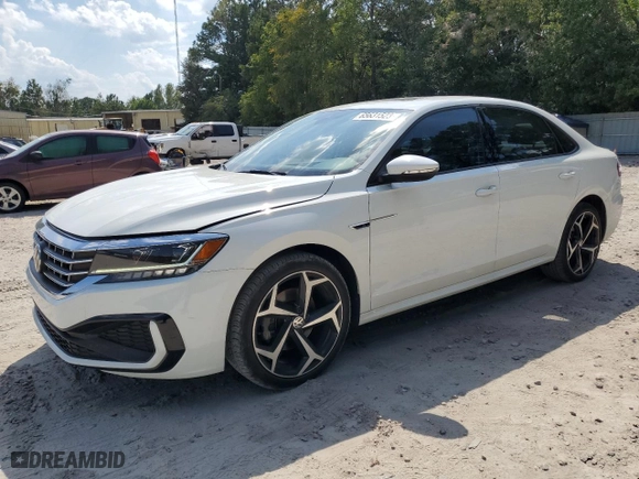 2020 Volkswagen Passat 2.0T R-Line with VIN 1VWMA7A33LC008609, listed as a Copart auction lot 65631523 with 31,701 mi miles and Salvage Title. Bid and sale history available at carsss.com. Image 1.