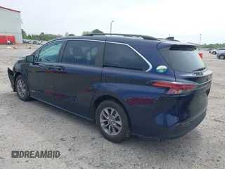 2021 Toyota Sienna LE z VIN 5TDKRKEC4MS024401, wystawiony jako IAAI lot #42043932 z przebiegiem 37 417 mil mil oraz . Historia ofert i sprzedaży dostępna na DreamBid. Obrazek 3.