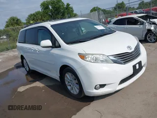 2011 Toyota Sienna XLE z VIN 5TDDK3DC6BS029472, wystawiony jako IAAI lot #42334600 z przebiegiem 145 860 mil mil oraz . Historia ofert i sprzedaży dostępna na DreamBid. Obrazek 1.