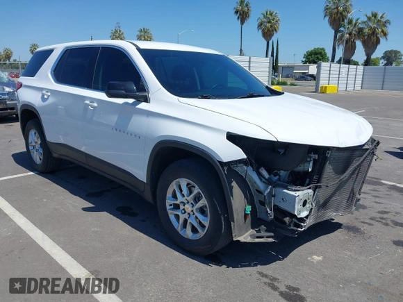 2021 Chevrolet Traverse LS z VIN 1GNERFKW8MJ266373, wystawiony jako IAAI lot #42170670 z przebiegiem 45 457 mil mil oraz . Historia ofert i sprzedaży dostępna na DreamBid. Obrazek 1.