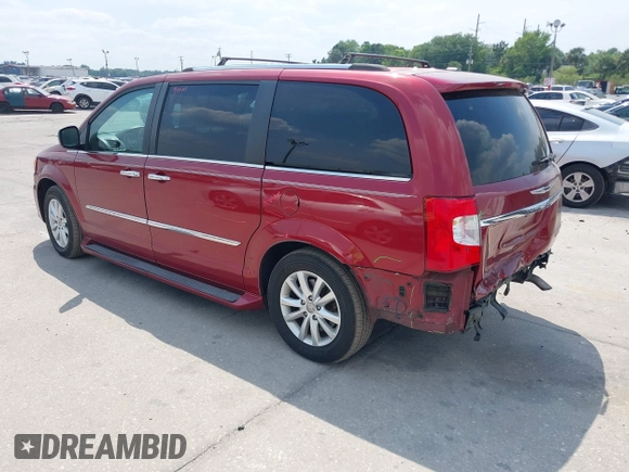2015 Chrysler Town & Country Limited Platinum with VIN 2C4RC1GG6FR629851, listed as a IAAI auction lot 41903953 with 174,066 mi miles. Bid and sale history available at carsss.com. Image 3.