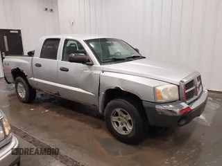 2005 Dodge Dakota SLT z VIN 1D7HW48N85S271477, wystawiony jako IAAI lot #42096429 z przebiegiem 170 055 mil mil oraz . Historia ofert i sprzedaży dostępna na DreamBid. Obrazek 1.