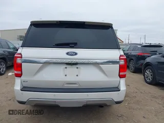 2018 Ford Expedition XLT with VIN 1FMJU1HT3JEA17677, listed as a IAAI auction lot 41349362 with 131,913 mi miles. Bid and sale history available at carsss.com. Image 17.