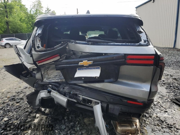 2025 Chevrolet Traverse FWD LT with VIN 1GNERGRS9SJ155904, listed as a Copart auction lot 55755085 with 7,715 mi miles and Salvage title. Bid and sale history available at DreamBid. Image 6.
