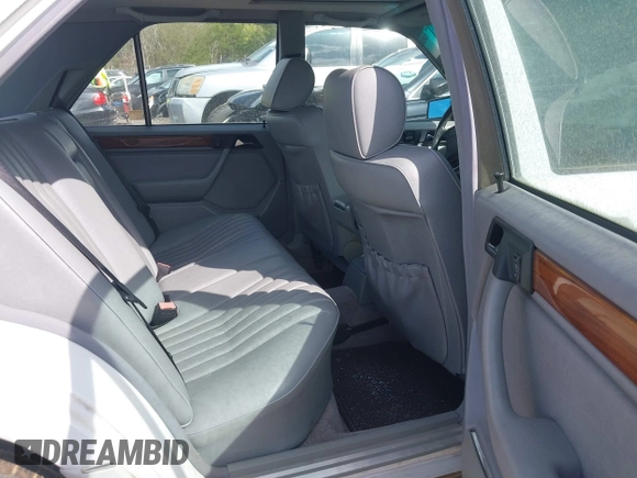 1993 Mercedes-Benz 300 with VIN WDBEA28E0PB988831, listed as a IAAI auction lot 41790609 with 197,915 mi miles and . Bid and sale history available at DreamBid. Image 8.