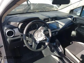 2022 Nissan Versa SV z VIN 3N1CN8EV0NL839211, wystawiony jako IAAI lot #41362397 z przebiegiem 7 670 mil mil oraz . Historia ofert i sprzedaży dostępna na DreamBid. Obrazek 18.