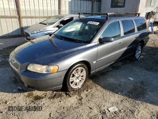 2006 Volvo V70 2.4L with VIN YV1SW640762580777, listed as a Copart auction lot 86164234 with 265,767 mi miles and Clean Title. Bid and sale history available at carsss.com. Image 1.