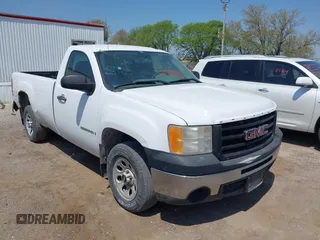 2009 GMC Sierra 1500 Work Truck z VIN 1GTEC14X19Z107738, wystawiony jako IAAI lot #42221514 z przebiegiem 144 789 mil mil oraz . Historia ofert i sprzedaży dostępna na DreamBid. Obrazek 1.