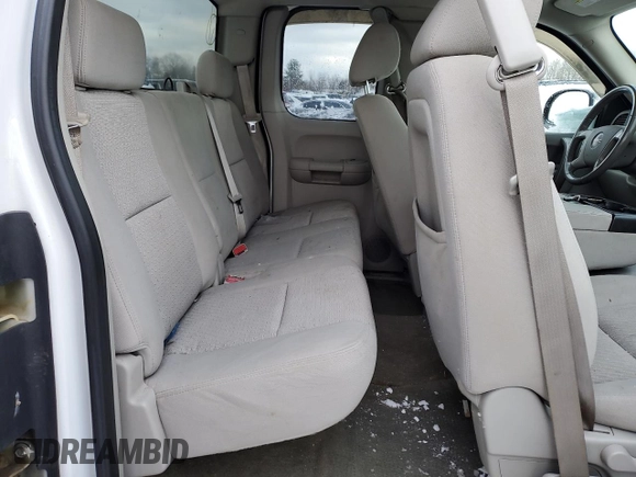 2010 GMC Sierra 1500 SLE z VIN 1GTSKVE36AZ149335, wystawiony jako Copart lot #86621964 z przebiegiem 83 381 mil mil oraz Czysty tytuł • Clean title. Historia ofert i sprzedaży dostępna na DreamBid. Obrazek 10.