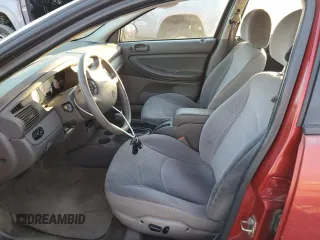 2004 Dodge Stratus SXT z VIN 1B3EL46R34N320806, wystawiony jako Copart lot #80707514 z przebiegiem 106 209 mil mil oraz Czysty tytuł • Clean title. Historia ofert i sprzedaży dostępna na DreamBid. Obrazek 7.