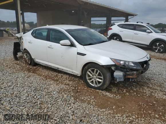 2013 Kia Optima LX z VIN KNAGM4A76D5372356, wystawiony jako Copart lot #57652125 z przebiegiem Nie podano mil oraz Szkoda całkowita • Salvage title. Historia ofert i sprzedaży dostępna na DreamBid. Obrazek 4.