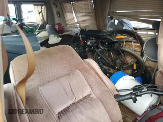 1989 Chevrolet Chevy Van z VIN 1GBEG25K2K7120100, wystawiony jako Copart lot #75508934 z przebiegiem Nie podano mil oraz Szkody całkowita. Historia ofert i sprzedaży dostępna na DreamBid. Obrazek 11.