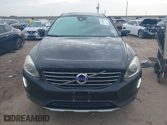 2017 Volvo XC60 Inscription with VIN YV440MDU8H2039258, listed as a IAAI auction lot 41748463 with 70,643 mi miles. Bid and sale history available at carsss.com. Image 12.