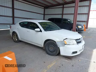 2014 Dodge Avenger SXT z VIN 1C3CDZCB3EN163775, wystawiony jako IAAI lot #42100863 z przebiegiem 178 440 mil mil oraz . Historia ofert i sprzedaży dostępna na DreamBid. Obrazek 1.