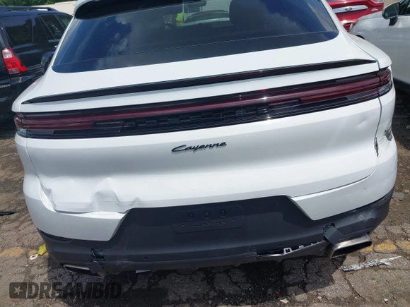 2024 Porsche Cayenne с VIN WP1BA2AY2RDA50635, выставлен на аукционе IAAI как лот 42177816 с пробегом 8 070 миль миль и . История ставок и продаж доступна на DreamBid. Изображение 17.