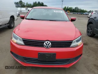 2014 Volkswagen Jetta SE z VIN 3VWD17AJ0EM262441, wystawiony jako Copart lot #62238255 z przebiegiem 140 594 mil mil oraz Czysty tytuł • Clean title. Historia ofert i sprzedaży dostępna na DreamBid. Obrazek 5.