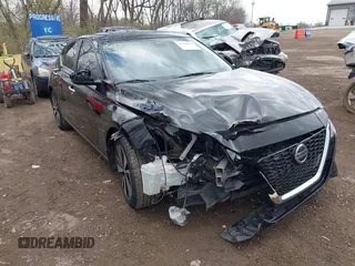 2021 Nissan Altima SV with VIN 1N4BL4DV2MN310422, listed as a IAAI auction lot 41946611 with 58,276 mi miles and . Bid and sale history available at DreamBid. Image 1.