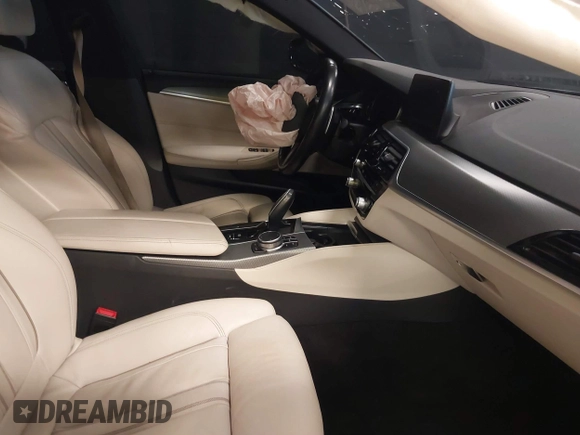 2019 BMW 5 Series 530i xDrive with VIN WBAJA7C54KG911943, listed as a IAAI auction lot 41708165 with 92,948 mi miles. Bid and sale history available at carsss.com. Image 5.