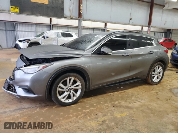 2018 Infiniti QX30 Luxury z VIN SJKCH5CPXJA041787, wystawiony jako Copart lot #85062864 z przebiegiem 70 746 mil mil oraz Szkoda całkowita • Salvage title. Historia ofert i sprzedaży dostępna na DreamBid. Obrazek 1.
