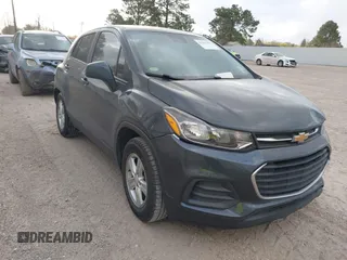 2021 Chevrolet Trax LS z VIN KL7CJKSB5MB307997, wystawiony jako IAAI lot #41829378 z przebiegiem 61 645 mil mil oraz . Historia ofert i sprzedaży dostępna na DreamBid. Obrazek 1.