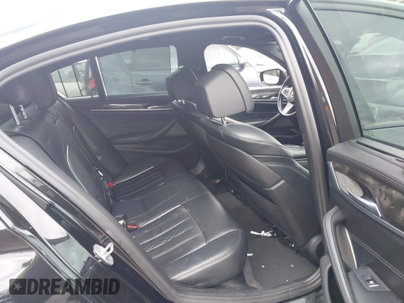 2020 BMW 5 Series M550i xDrive z VIN WBAJS7C09LCD45078, wystawiony jako IAAI lot #41850274 z przebiegiem 75 613 mil mil oraz . Historia ofert i sprzedaży dostępna na DreamBid. Obrazek 8.