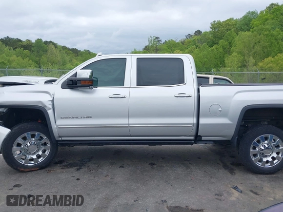 2019 GMC Sierra 2500HD Denali with VIN 1GT12SEY4KF243612, listed as a IAAI auction lot 41962727 with 71,936 mi miles. Bid and sale history available at carsss.com. Image 15.