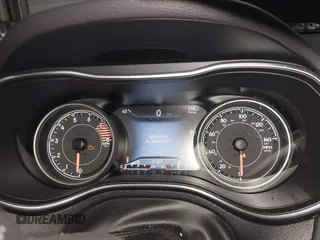 2019 Jeep Cherokee High Altitude z VIN 1C4PJMDX6KD159241, wystawiony jako IAAI lot #40742596 z przebiegiem 37 407 mil mil oraz . Historia ofert i sprzedaży dostępna na DreamBid. Obrazek 7.