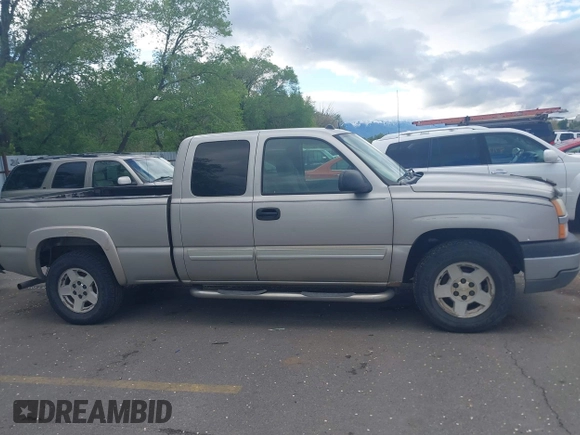 2005 Chevrolet Silverado 1500 Z71 with VIN 1GCEK19Z55Z212497, listed as a IAAI auction lot 42172303 with 322,246 mi miles and . Bid and sale history available at DreamBid. Image 13.