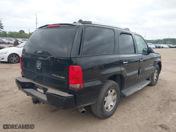 2005 Cadillac Escalade with VIN 1GYEC63TX5R203156, listed as a IAAI auction lot 41937137 with 239,919 mi miles. Bid and sale history available at carsss.com. Image 4.