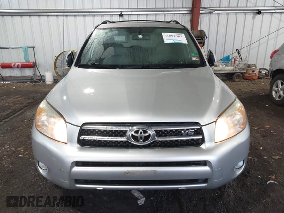 2008 Toyota RAV4 Ltd with VIN JTMBK31V186039266, listed as a IAAI auction lot 41892985 with 174,827 mi miles. Bid and sale history available at carsss.com. Image 12.