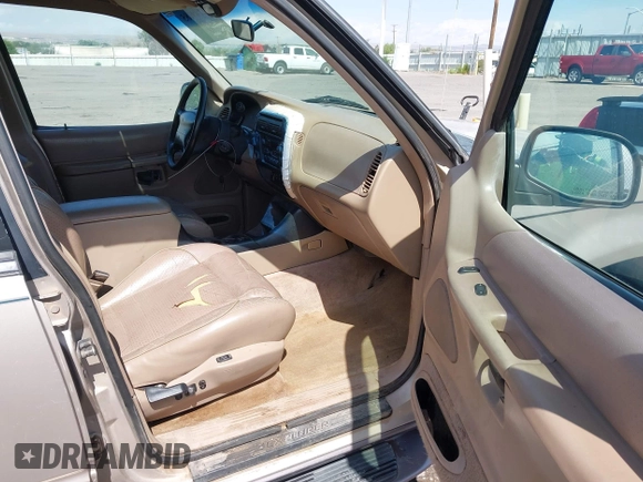 1997 Ford Explorer XL with VIN 1FMDU34E8VZC05433, listed as a IAAI auction lot 42149185 with 385,208 mi miles and . Bid and sale history available at DreamBid. Image 5.