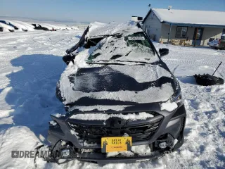2025 Subaru Outback Premium z VIN 4S4BTAFC6S3193324, wystawiony jako Copart lot #45035655 z przebiegiem 1 107 mil mil oraz Szkoda całkowita • Salvage title. Historia ofert i sprzedaży dostępna na DreamBid. Obrazek 5.
