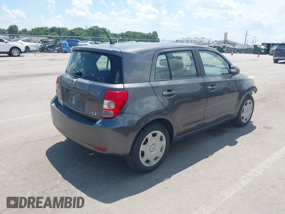 2010 Scion xD z VIN JTKKU4B46A1002781, wystawiony jako IAAI lot #42591179 z przebiegiem 215 788 mil mil oraz . Historia ofert i sprzedaży dostępna na DreamBid. Obrazek 4.