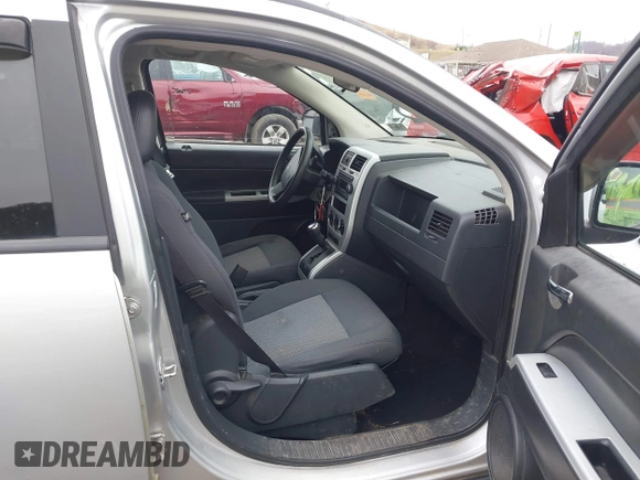 2008 Jeep Compass Sport with VIN 1J8FT47078D755562, listed as a IAAI auction lot 41493097 with 120,502 mi miles. Bid and sale history available at carsss.com. Image 5.