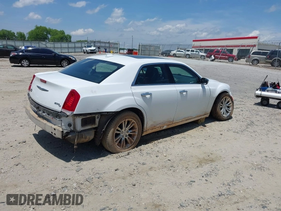 2016 Chrysler 300 C z VIN 2C3CCAEG1GH324603, wystawiony jako IAAI lot #42300938 z przebiegiem 108 997 mil mil oraz . Historia ofert i sprzedaży dostępna na DreamBid. Obrazek 4.